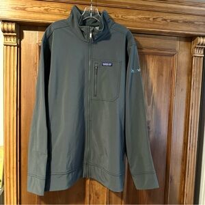 Patagonia Men's Gray Softshell Jacket size 2XL sleeve logo